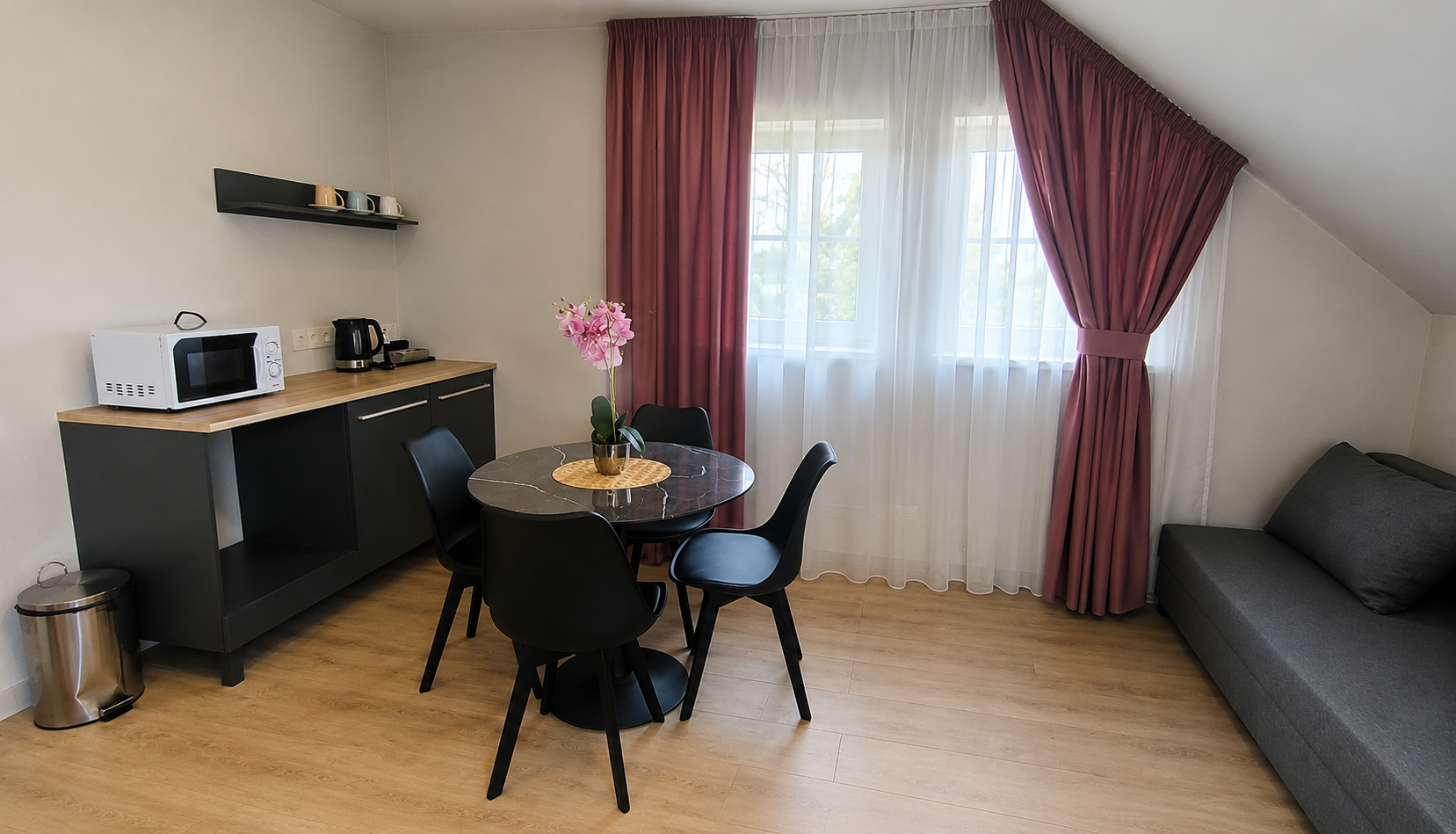 „Penki ąžuolai“ - apartamentai (iki 6 asmenų)